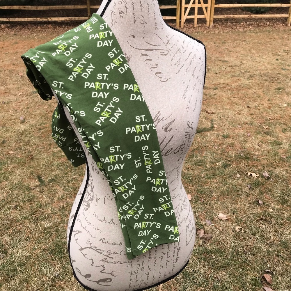 Lularoe OS Leggings Magically You 🍀 🆕